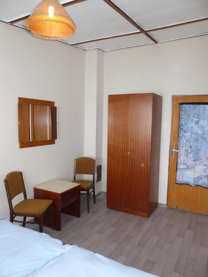 Sk Delfin Jesenice Cheb Hotell Exteriör bild